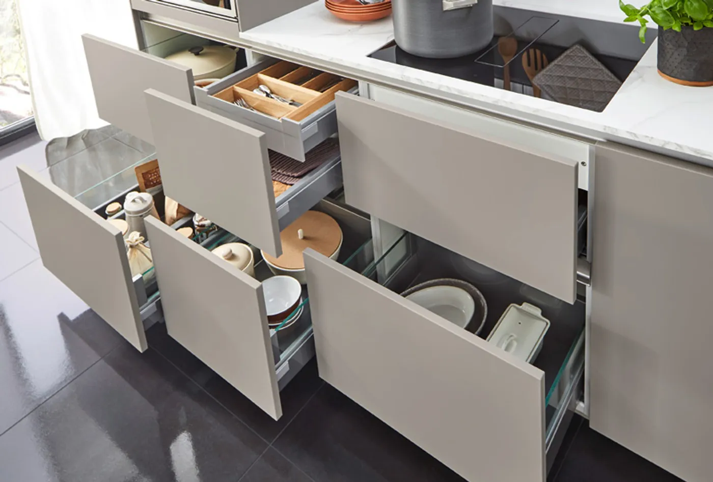 Nobilia Easytouch Design Küchenzeile grau Auszüge Schubladen