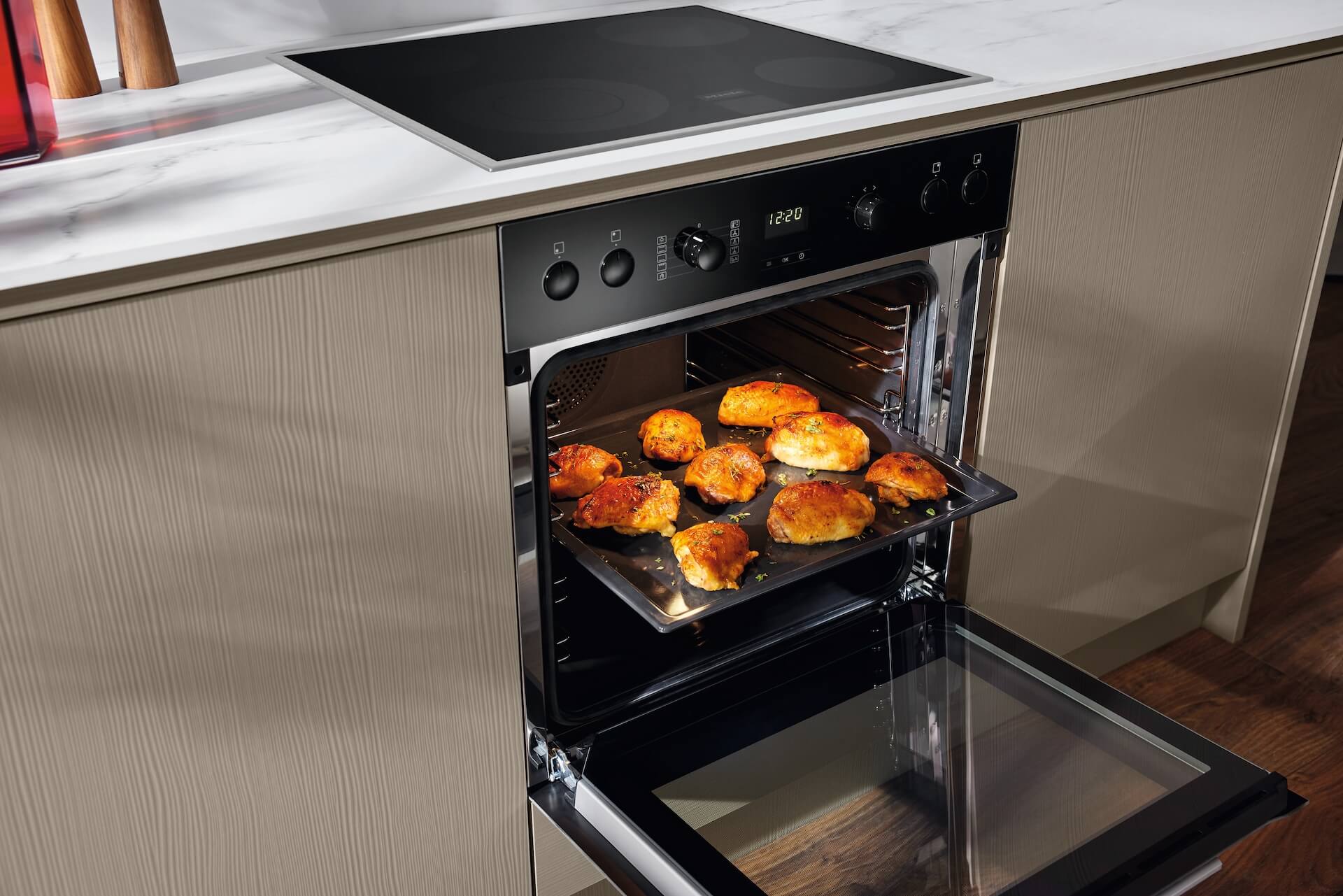Miele Backofen mit Hähnchen