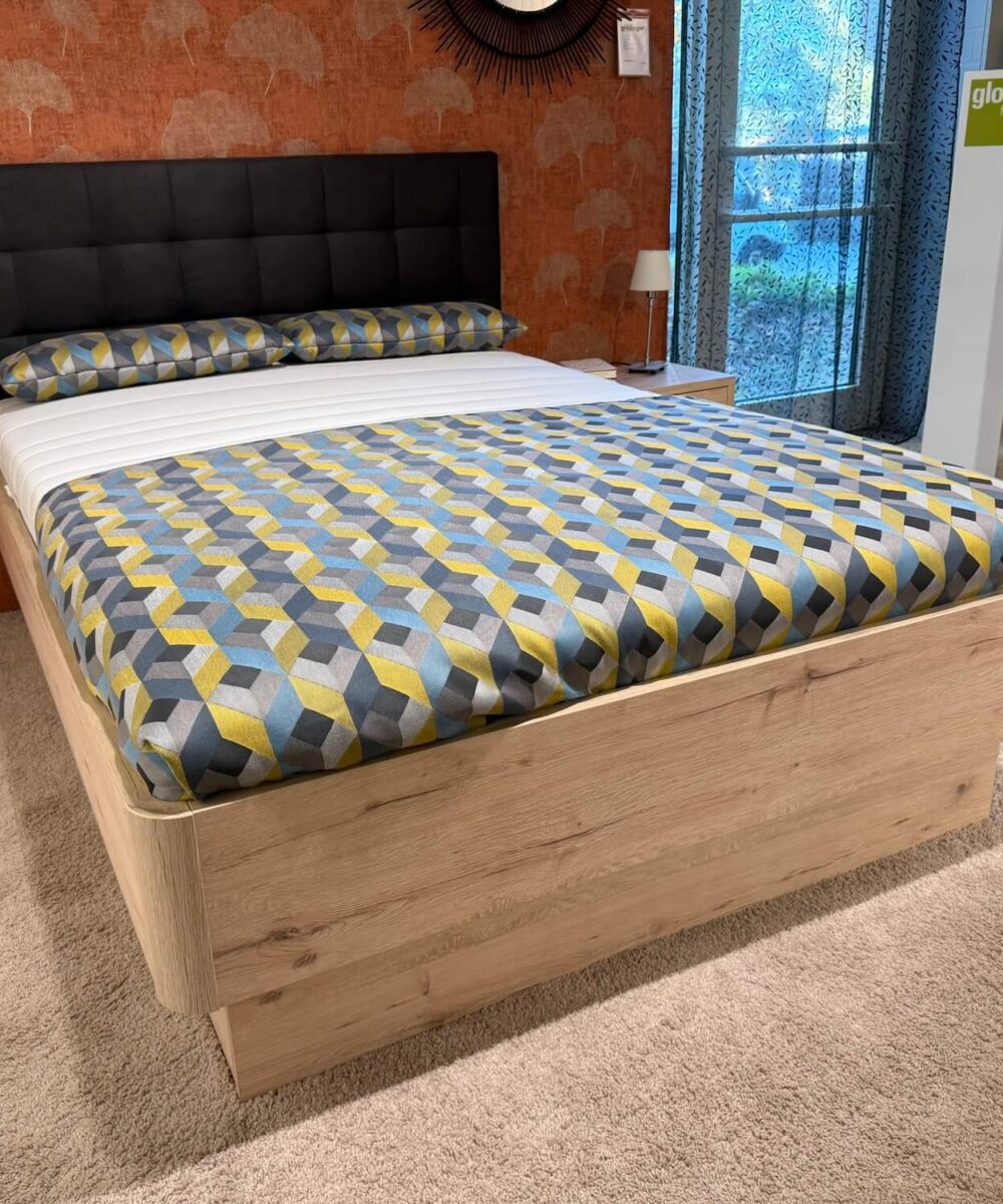 Einzelbett Bett Multiflex 140x200cm inkl. Nachttisch Eiche San Remo