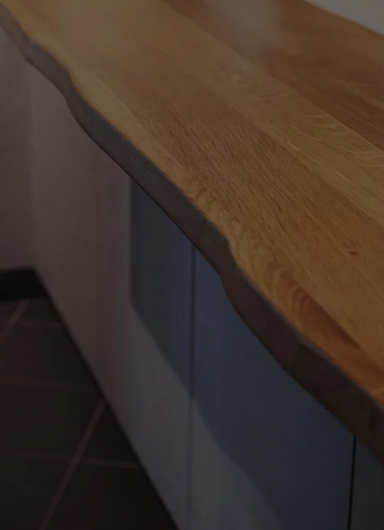 Massivholz-Arbeitsplatte W&S seitlich