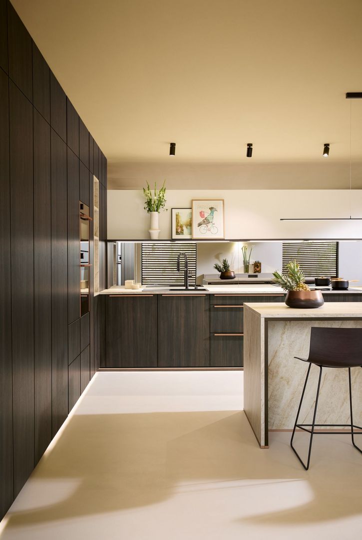 Schüller Designküche Eiche dunkel mit Insel