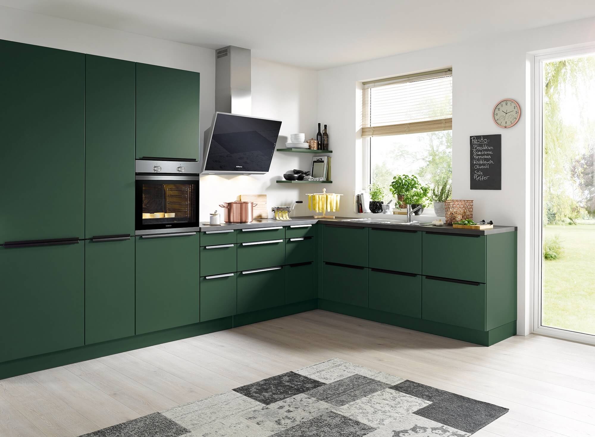 Schüller L-Küche modern grün