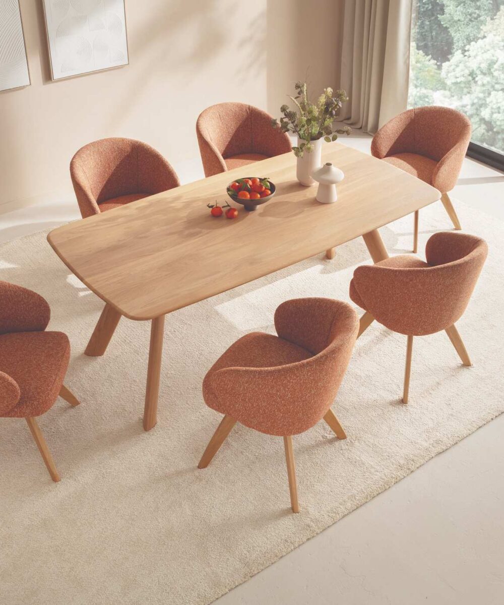 Natura Home Veluma Stuhl cognac Esstisch Nayara Eiche satin