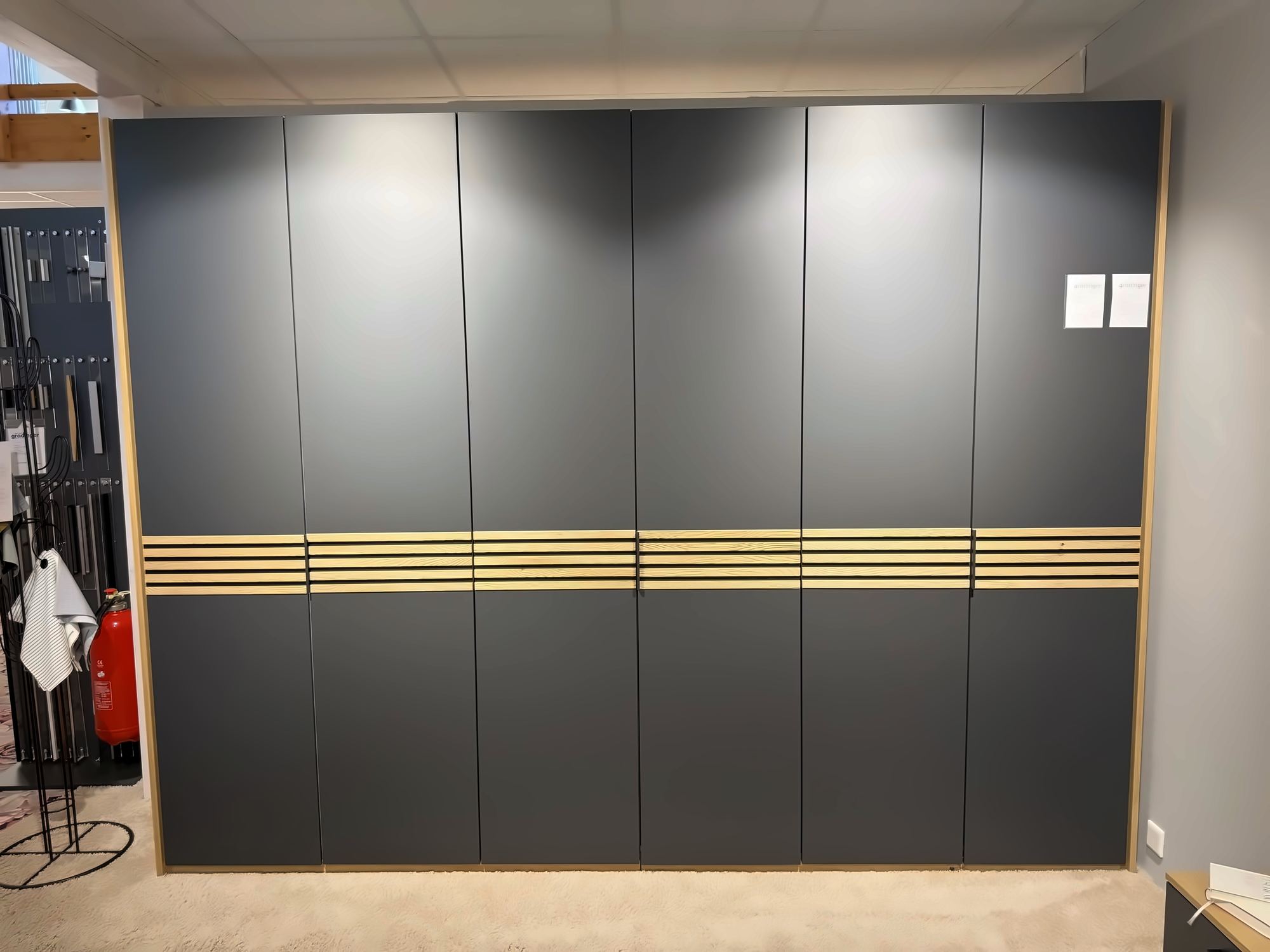 Drehtürenschrank Global Viana