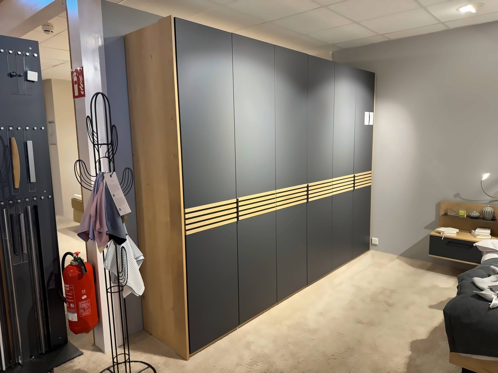 Drehtürenschrank Global Viana