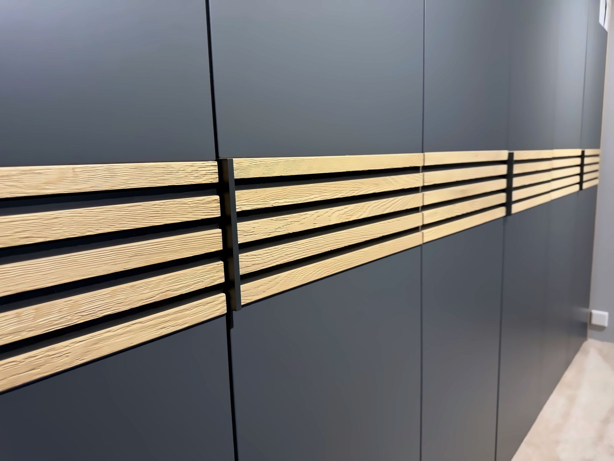 Drehtürenschrank Global Viana