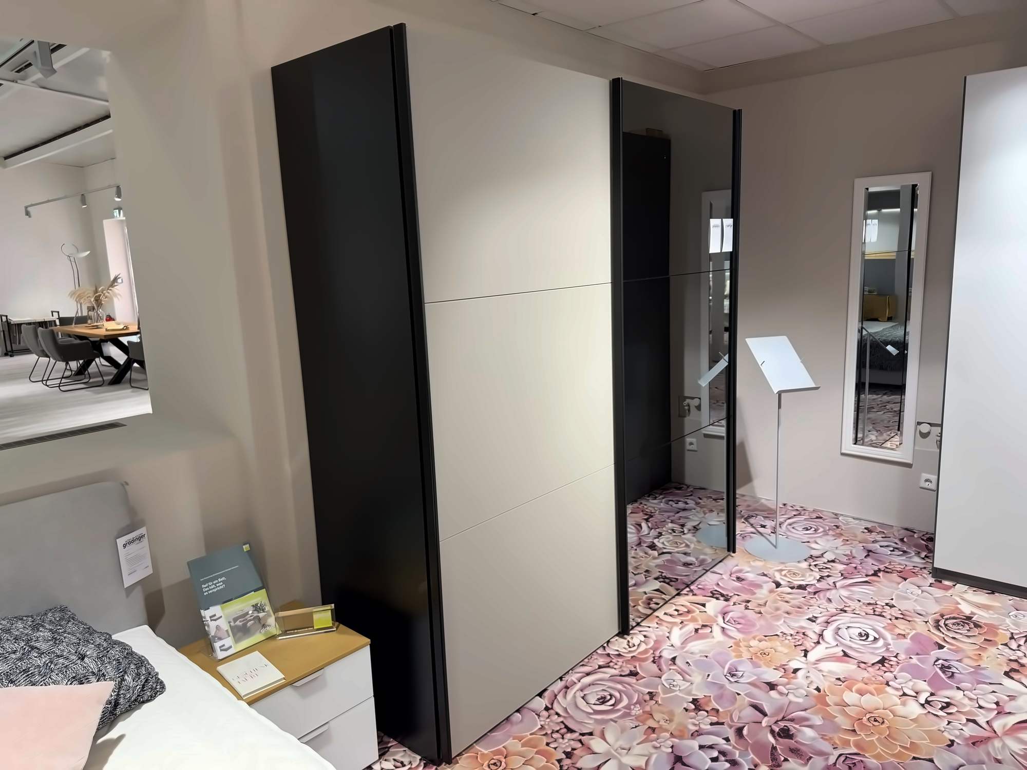 Schwebetürenschrank Slideline