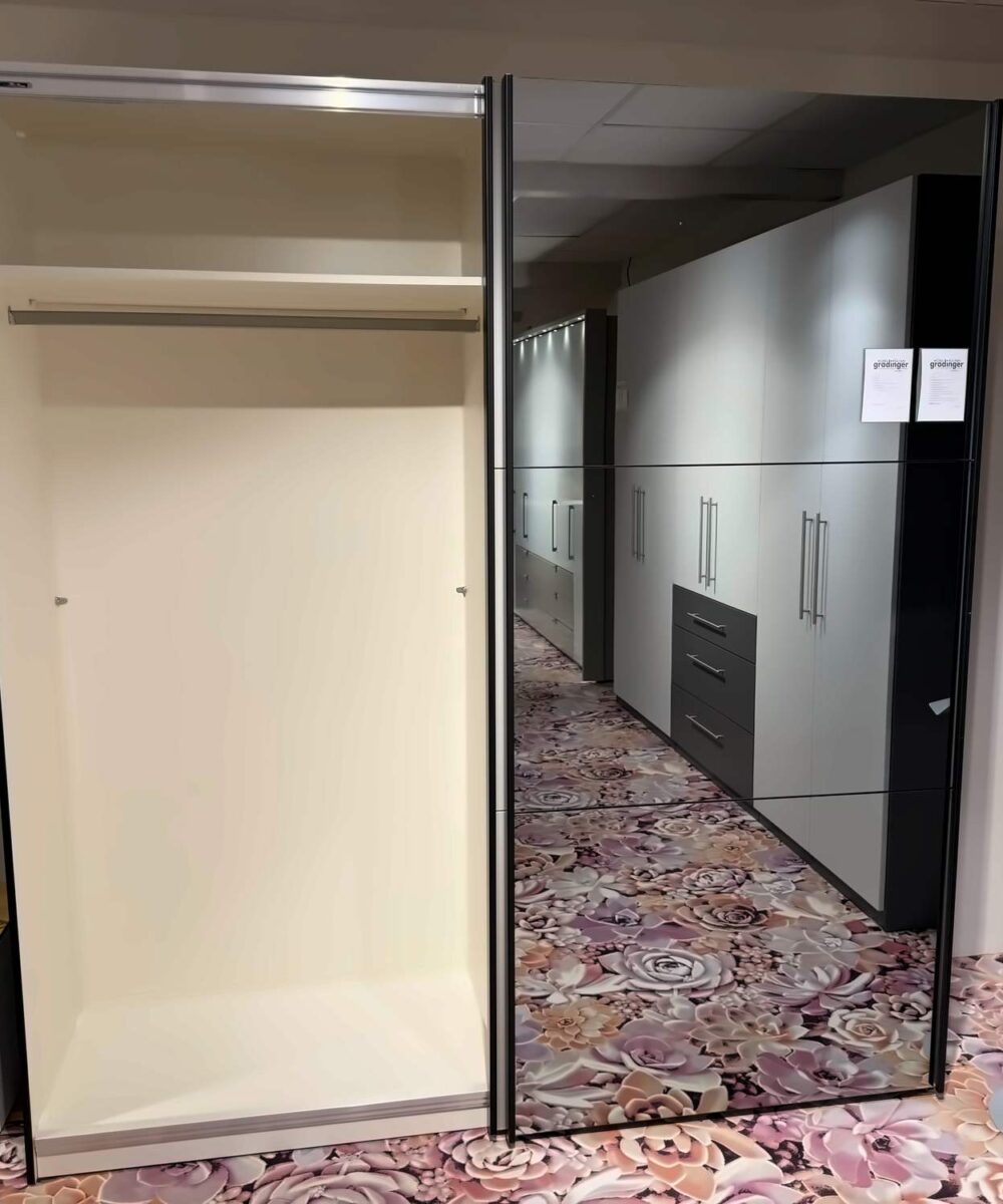 Schwebetürenschrank Slideline