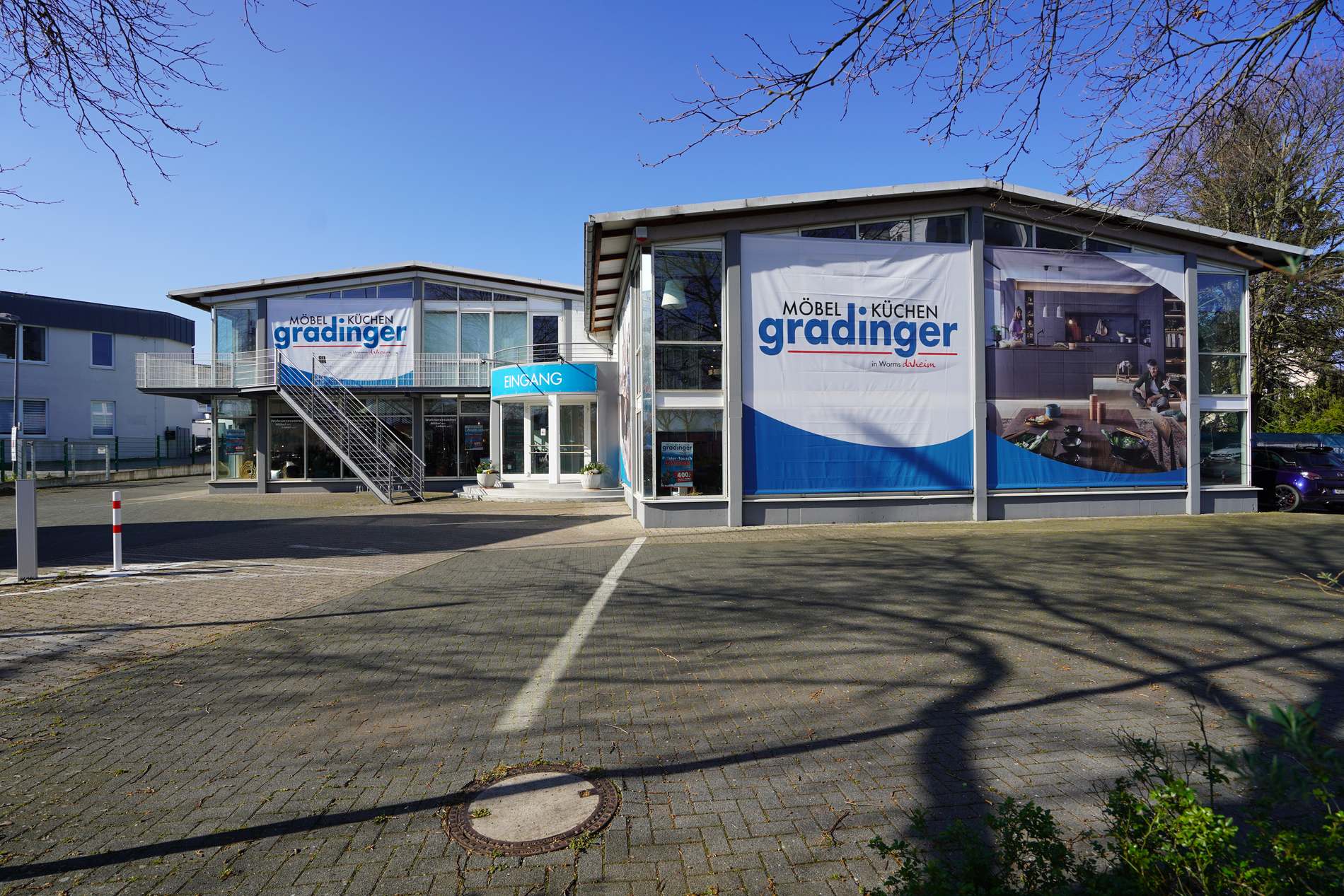 Möbelhaus Gradinger in Worms, Außenansicht