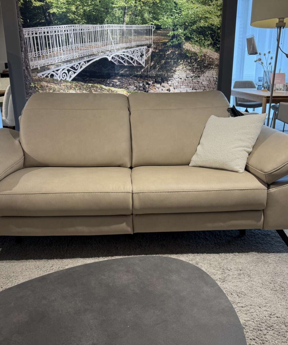 Ledersofa Global Rafaela 2.0 mit Relaxfunktion, Leder Doppio Pearl, Frontansicht