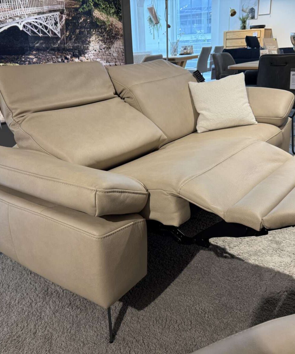 Ledersofa Global Rafaela 2.0 mit Relaxfunktion, beide Sitzplätze in Relaxposition