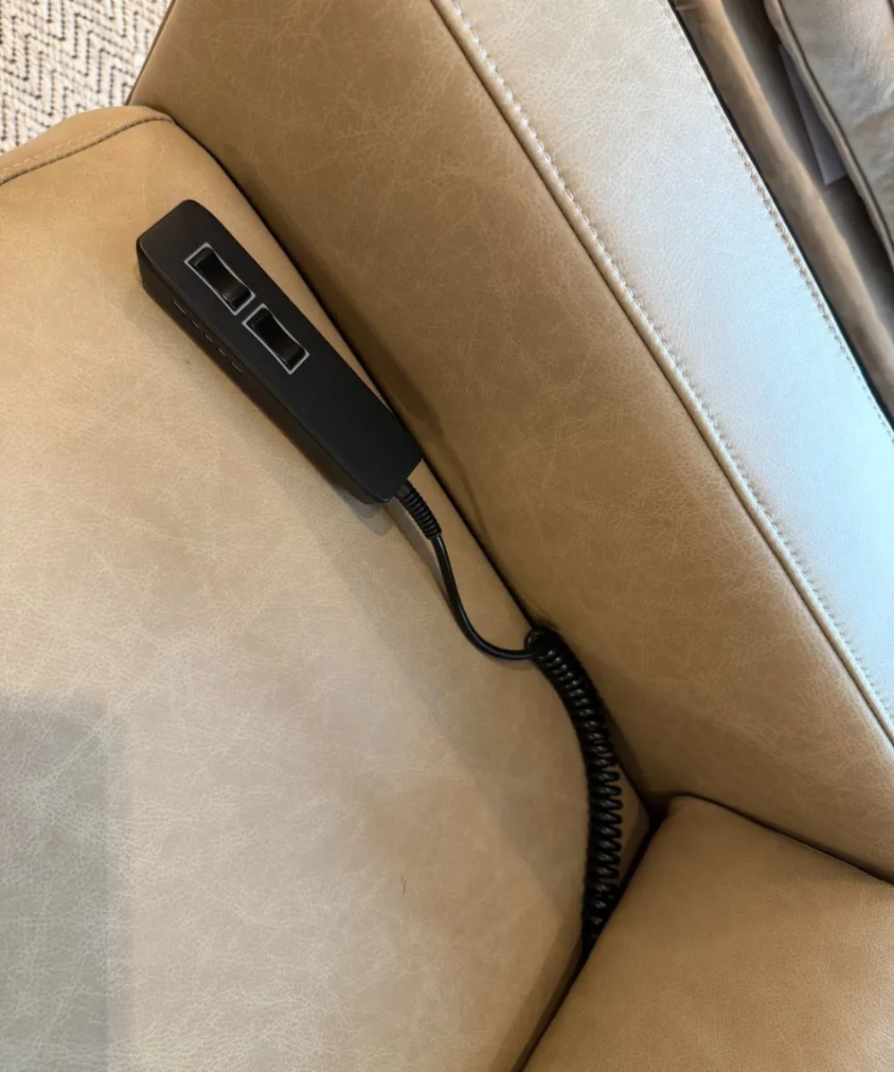 Sofagarnitur Global Valera Leder mit Relaxfunktion, Detail des motorischen Antriebs