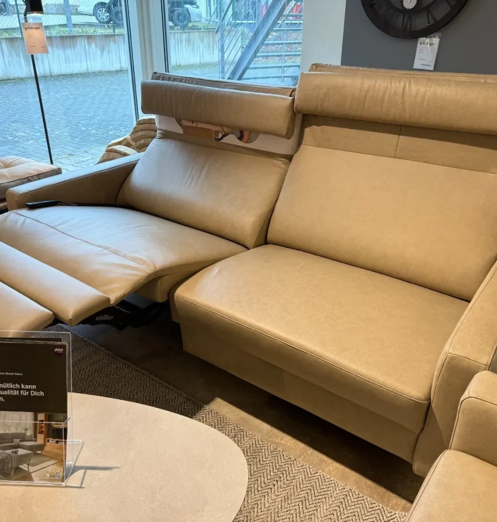 Sofagarnitur Global Valera Leder mit Relaxfunktion, motorische Relaxfunktion ausgefahren