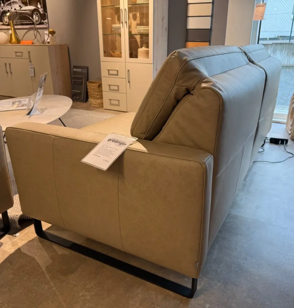 Sofagarnitur Global Valera Leder mit Relaxfunktion, Rückansicht mit Metallkufe