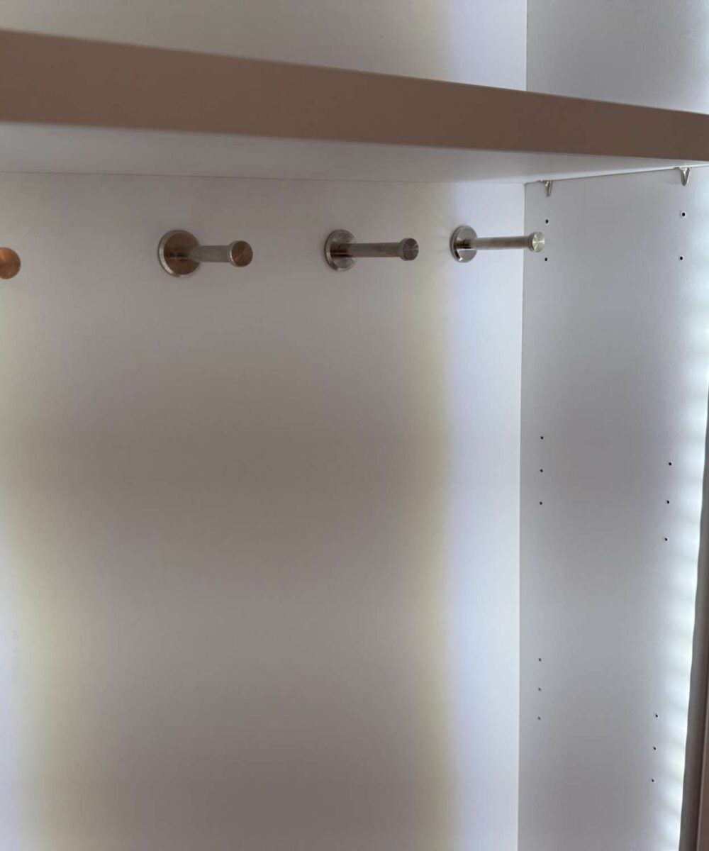 Schiebetürenschrank Libro 2.1 mit LED-Beleuchtung, LED-Innenbeleuchtung im Detail