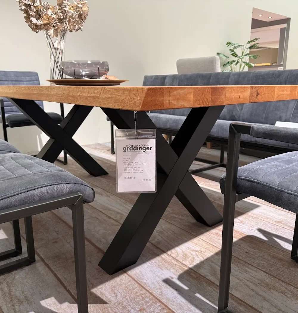 Esstisch Natura Home Clifton mit Baumkante, schwarzes Metallgestell