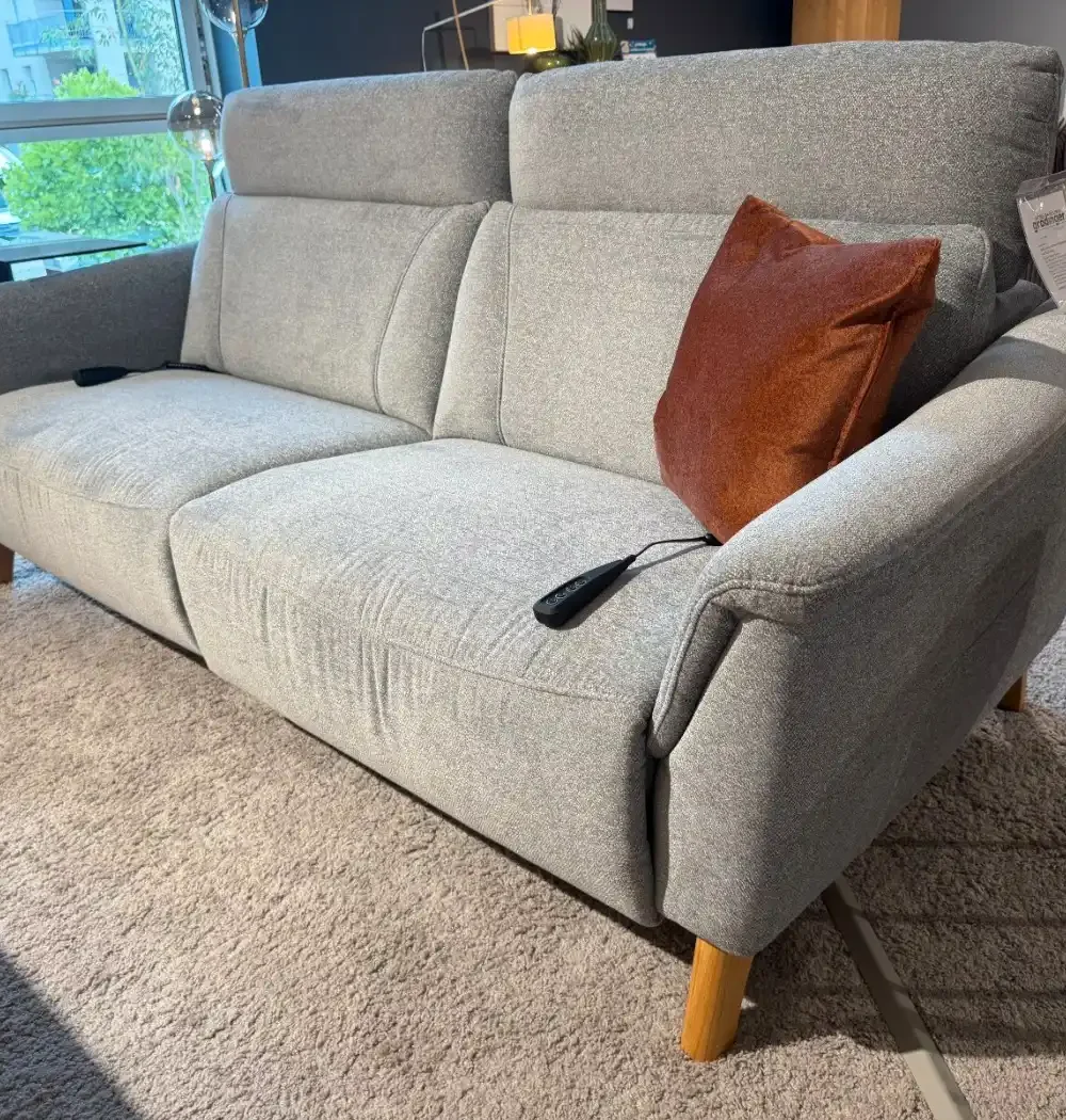 Sofa-Set Natura Home Nevin motorisch, 3-Sitzer in der Vorderansicht