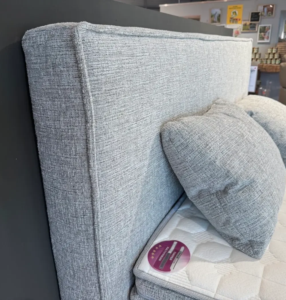 Boxspringbett Theresa mit Bettkasten, Detail des Kopfteils